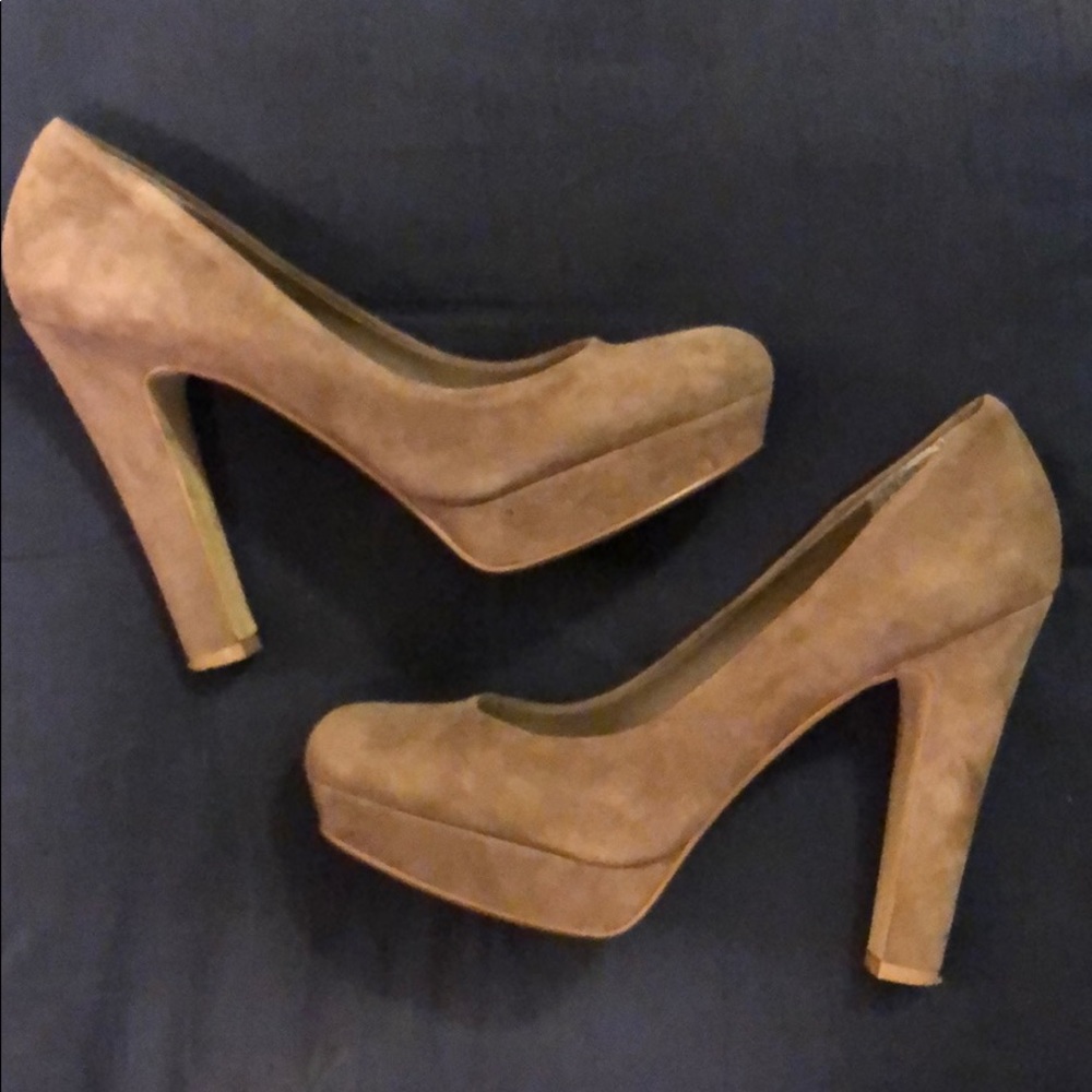 JS by Jessica Simpson Taupe Suede Pumps